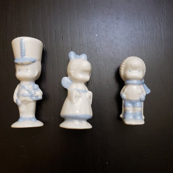 Porcelain child figures winter themed - Picture 4 of 12